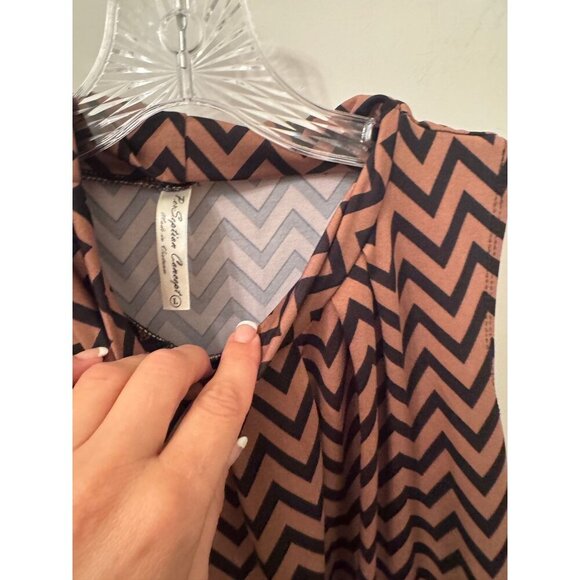 Boutique black and brown chevron blouse size Large - Picture 2 of 3